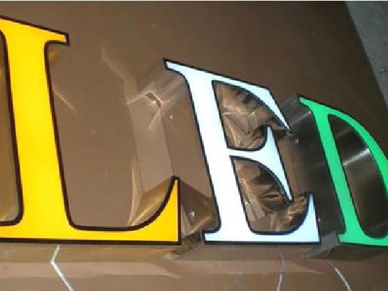 安福介绍LED招牌的基础知识。